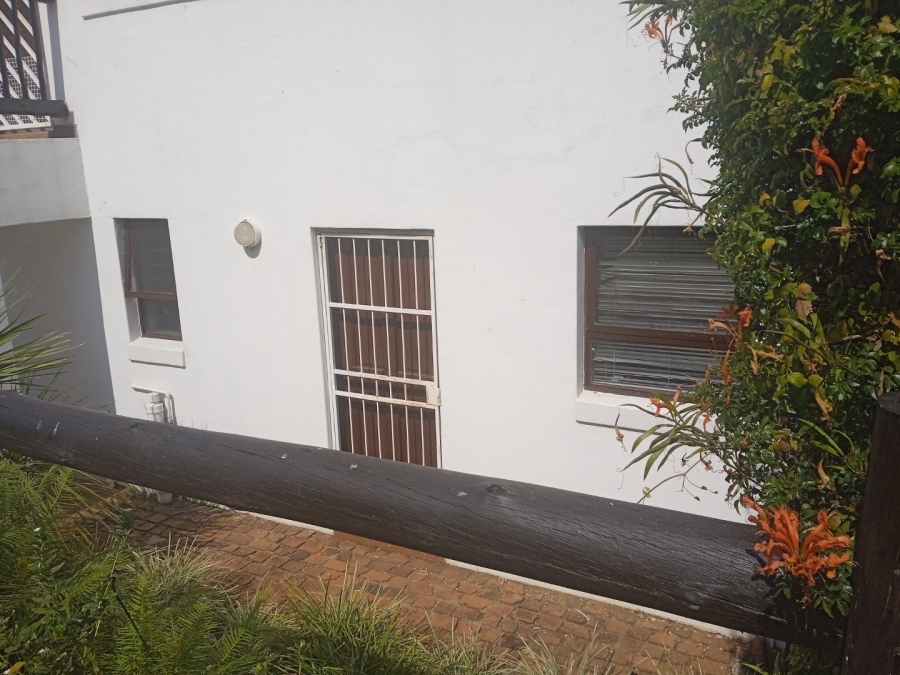 To Let 1 Bedroom Property for Rent in Kosmos North West